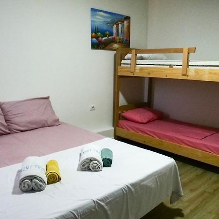 Saint Tropez Durres 호텔 Bisht Kamez 외부 사진