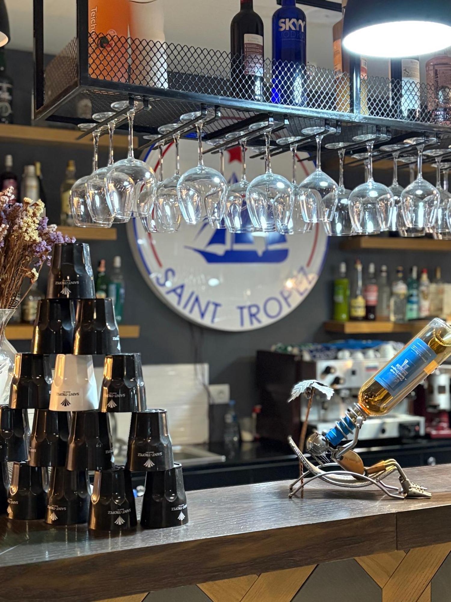 Saint Tropez Durres 호텔 Bisht Kamez 외부 사진