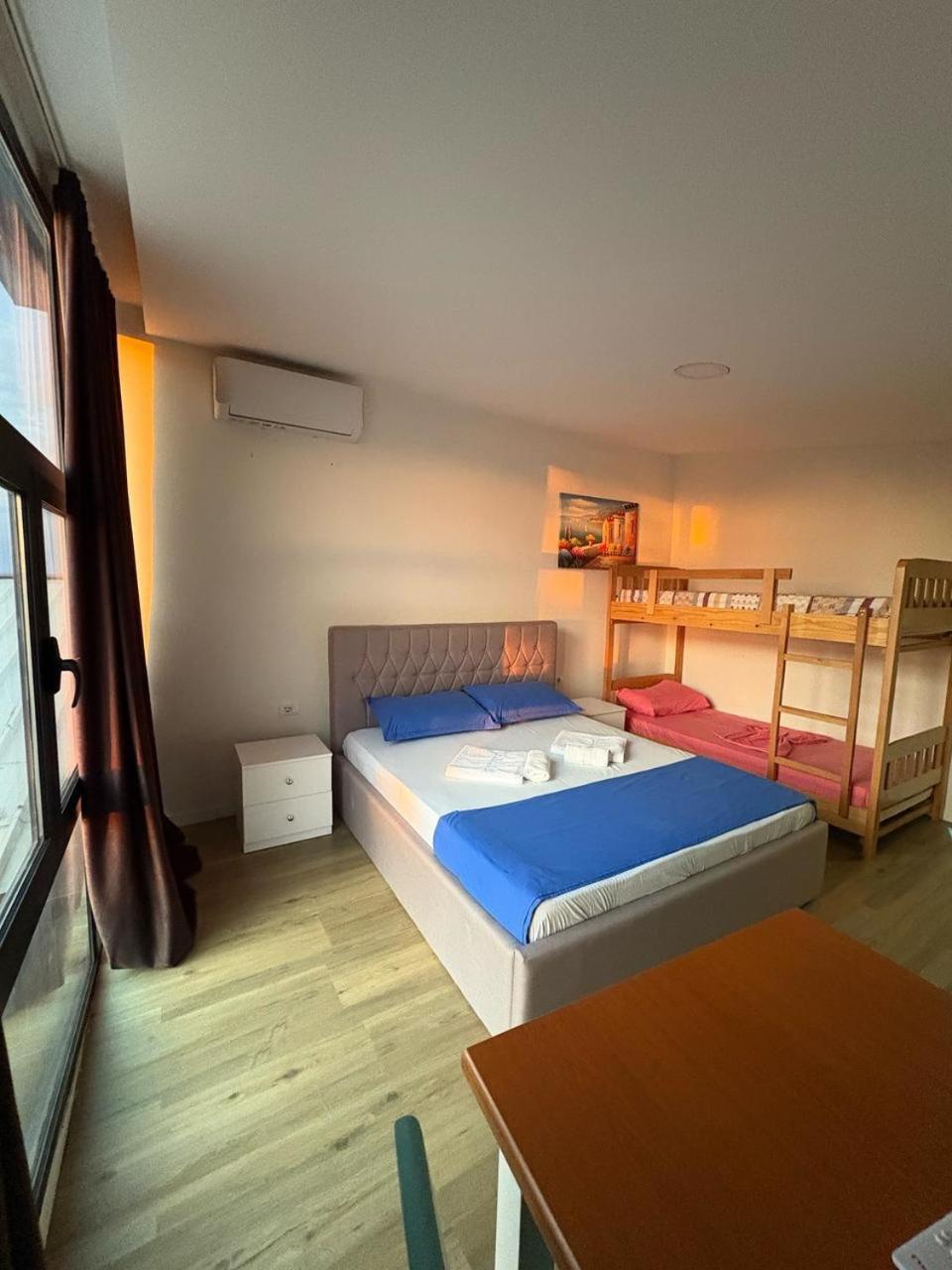 Saint Tropez Durres 호텔 Bisht Kamez 외부 사진