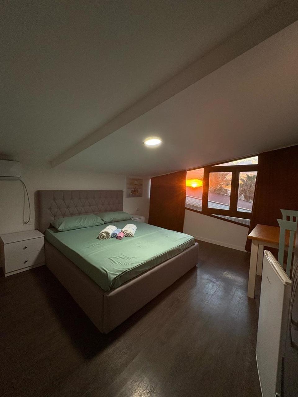 Saint Tropez Durres 호텔 Bisht Kamez 외부 사진